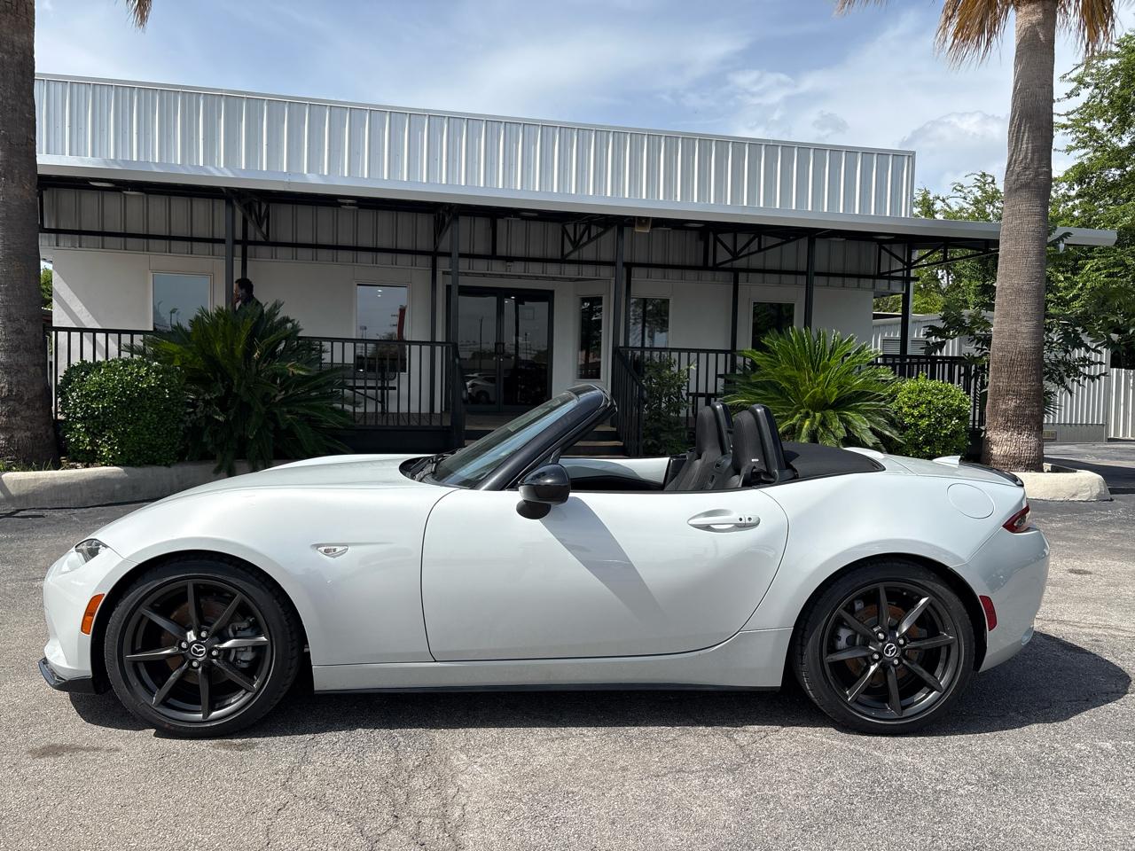 Mazda MX-5 Miata 2dr Conv Auto Club 2016