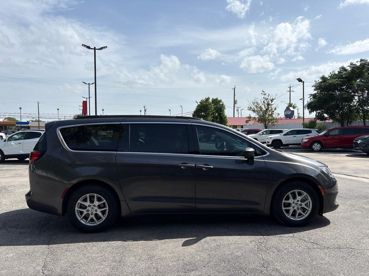 Chrysler Voyager LXI FWD 2021