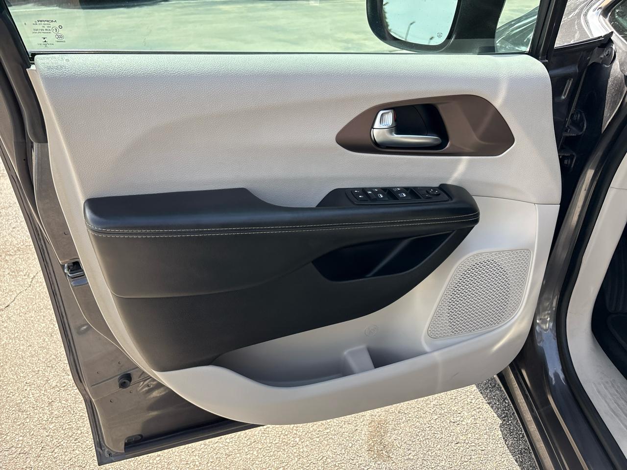 Chrysler Voyager LXI FWD 2021