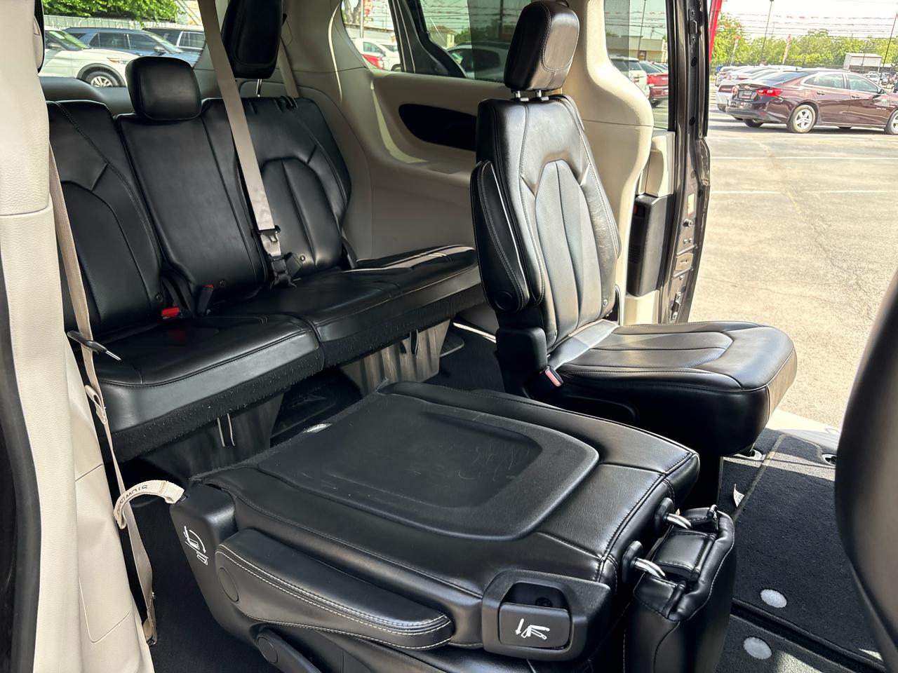 Chrysler Voyager LXI FWD 2021