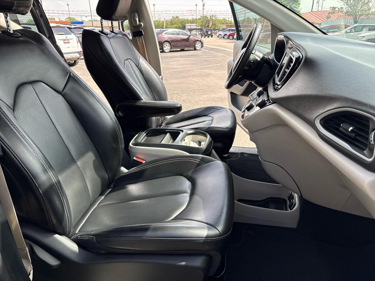 Chrysler Voyager LXI FWD 2021