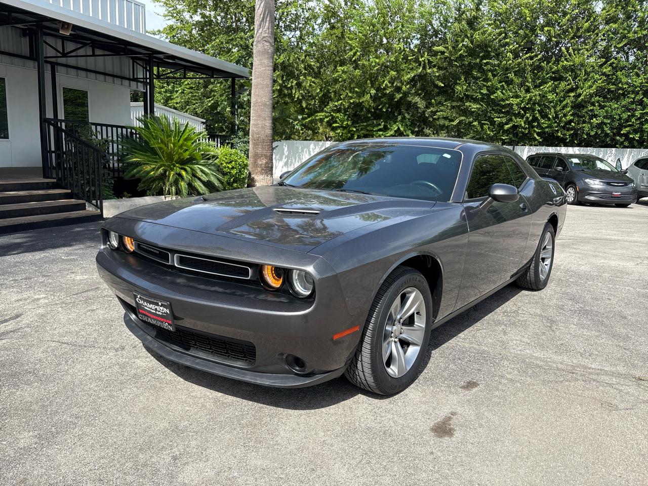 Dodge Challenger SXT RWD 2019
