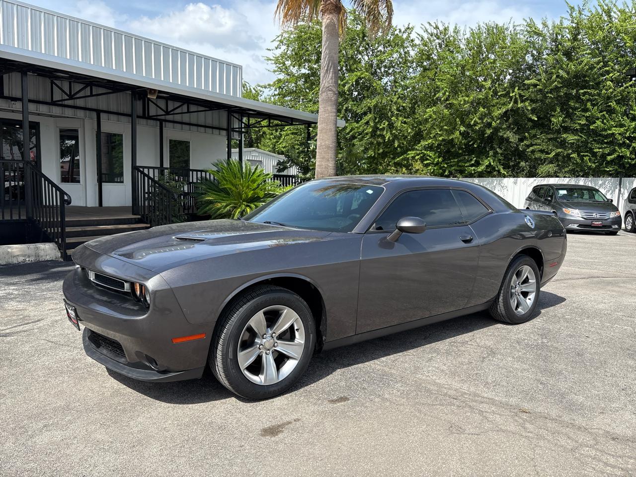 Dodge Challenger SXT RWD 2019
