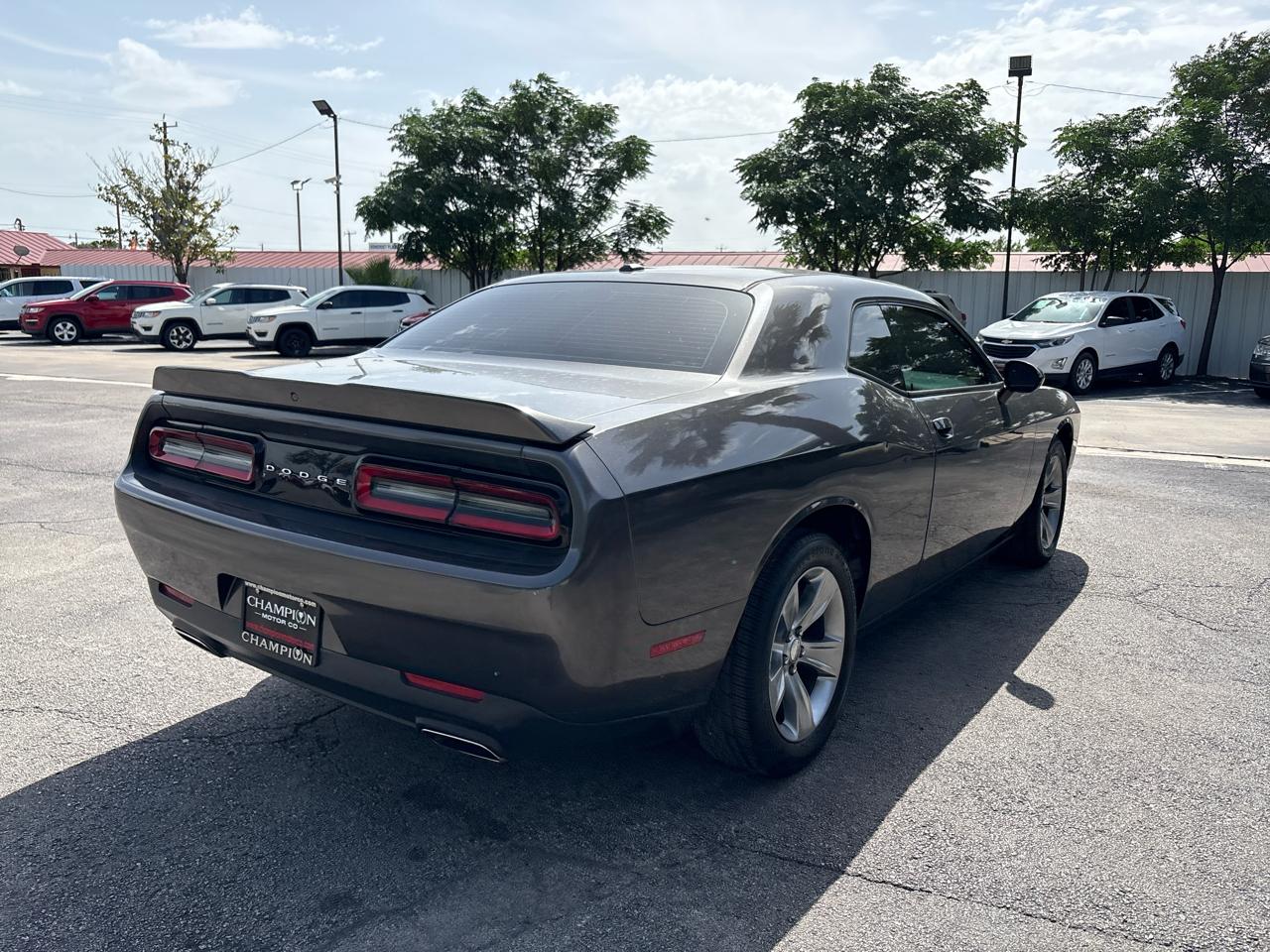 Dodge Challenger SXT RWD 2019