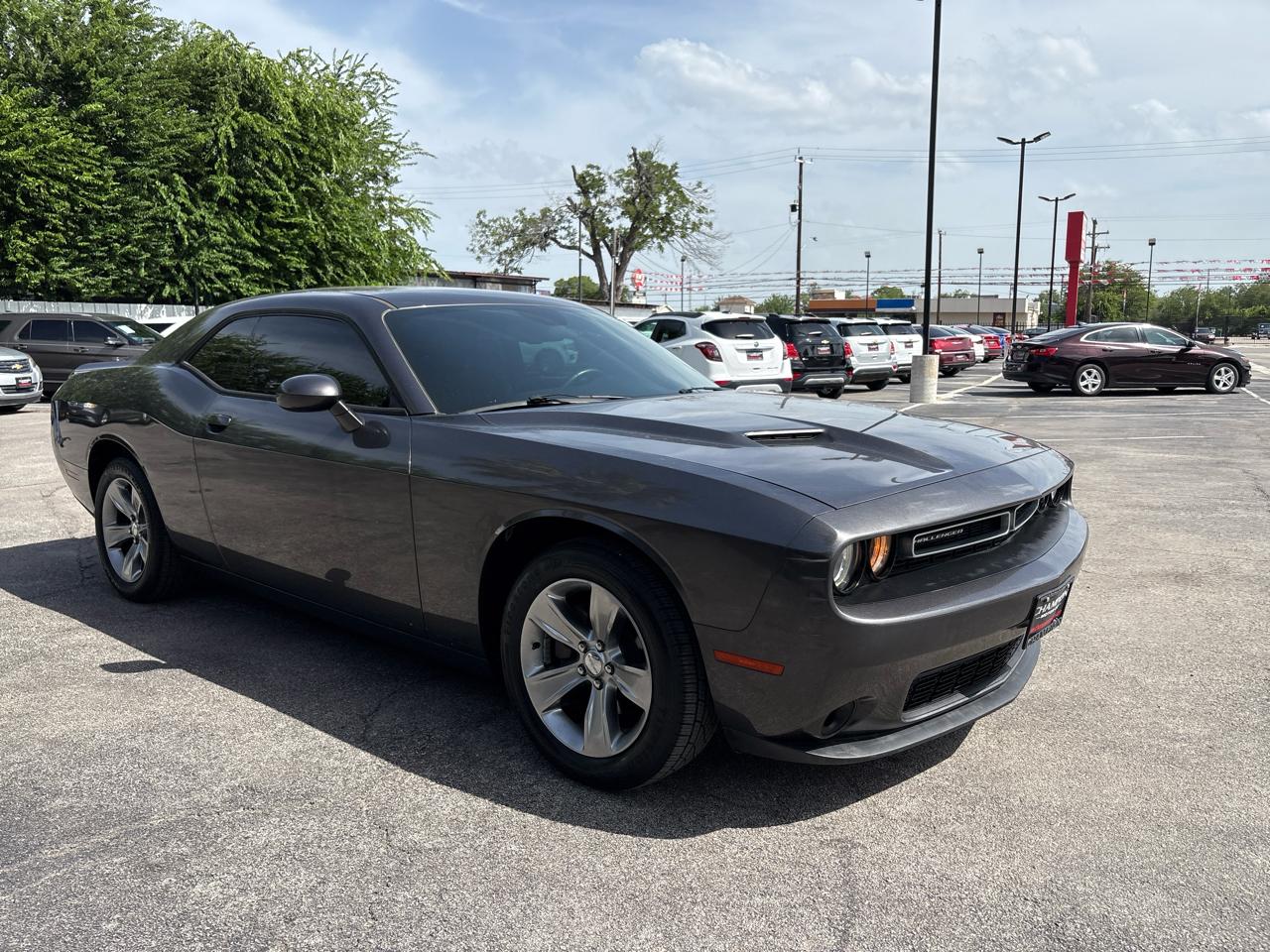 Dodge Challenger SXT RWD 2019
