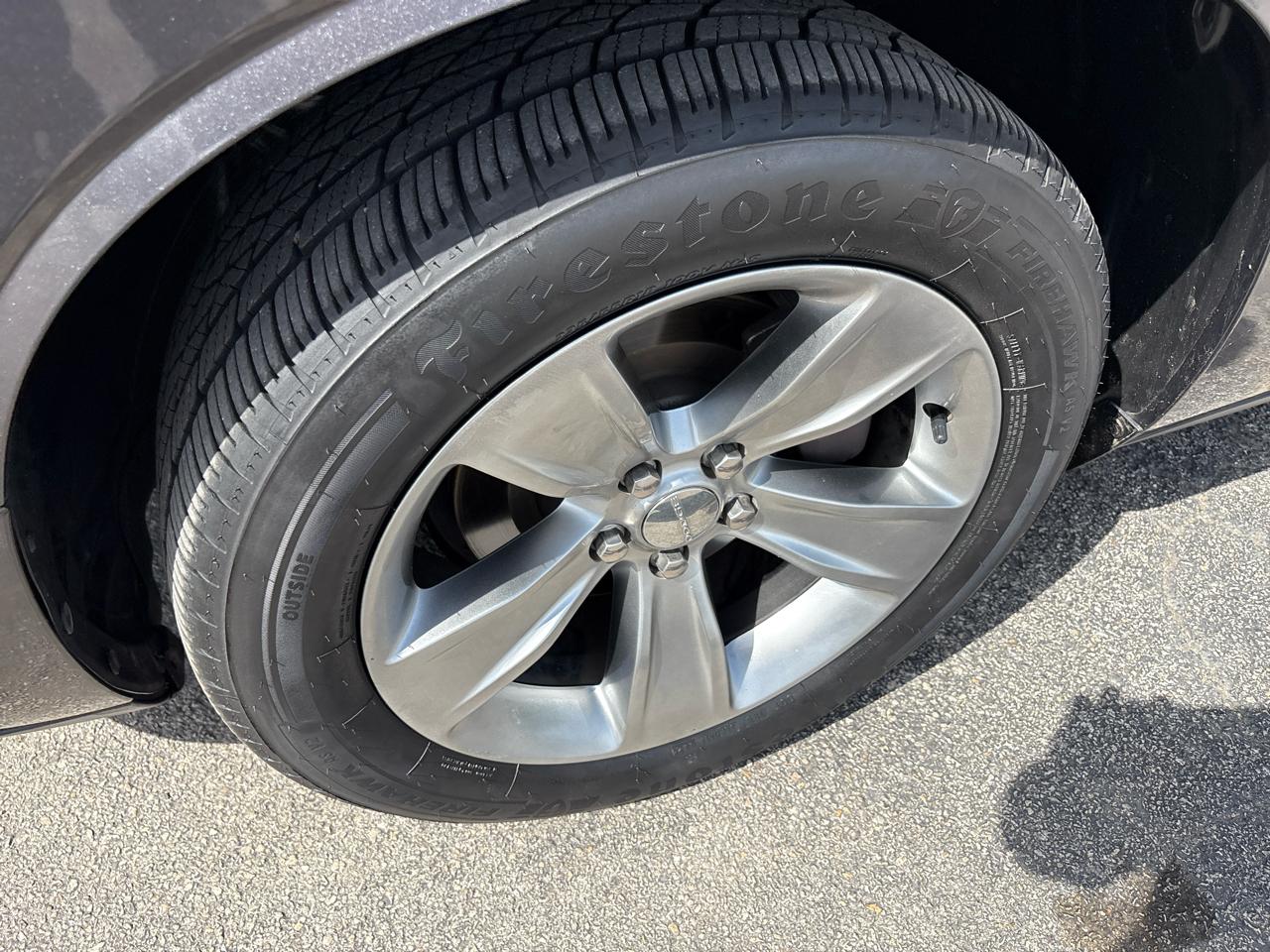 Dodge Challenger SXT RWD 2019