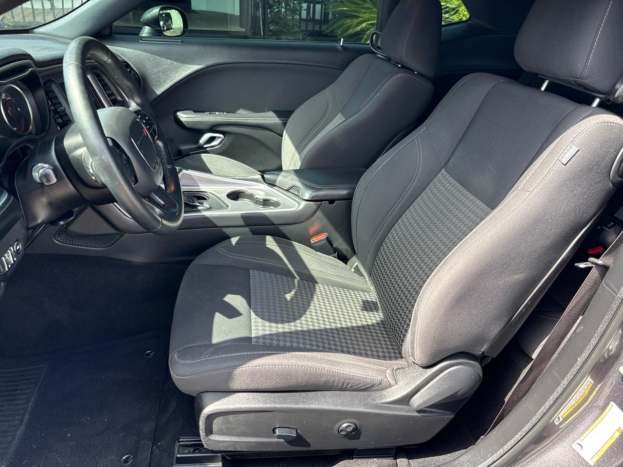 Dodge Challenger SXT RWD 2019