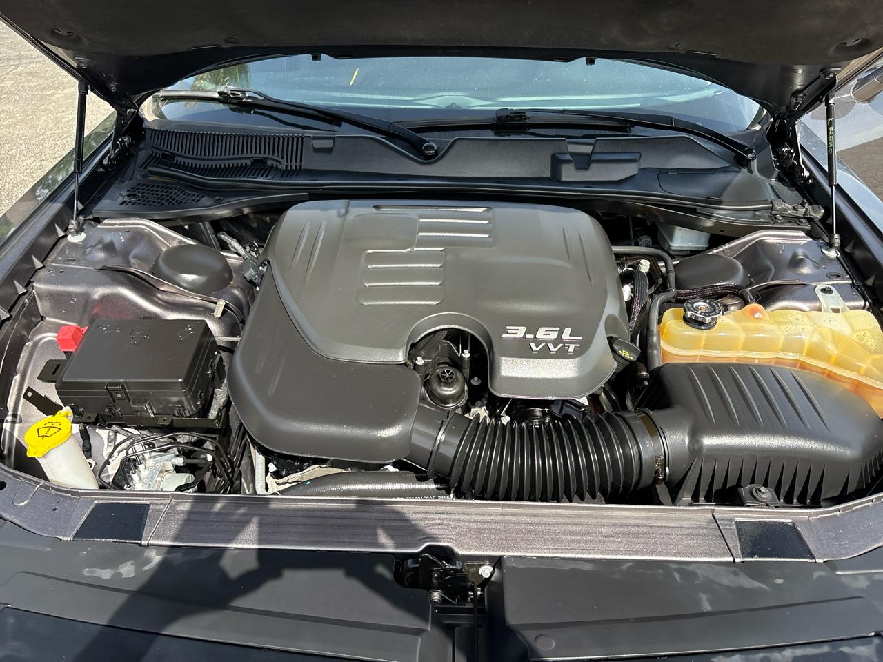 Dodge Challenger SXT RWD 2019