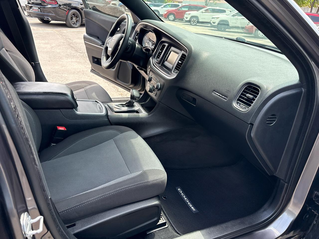 Dodge Charger 4dr Sdn SE RWD 2015