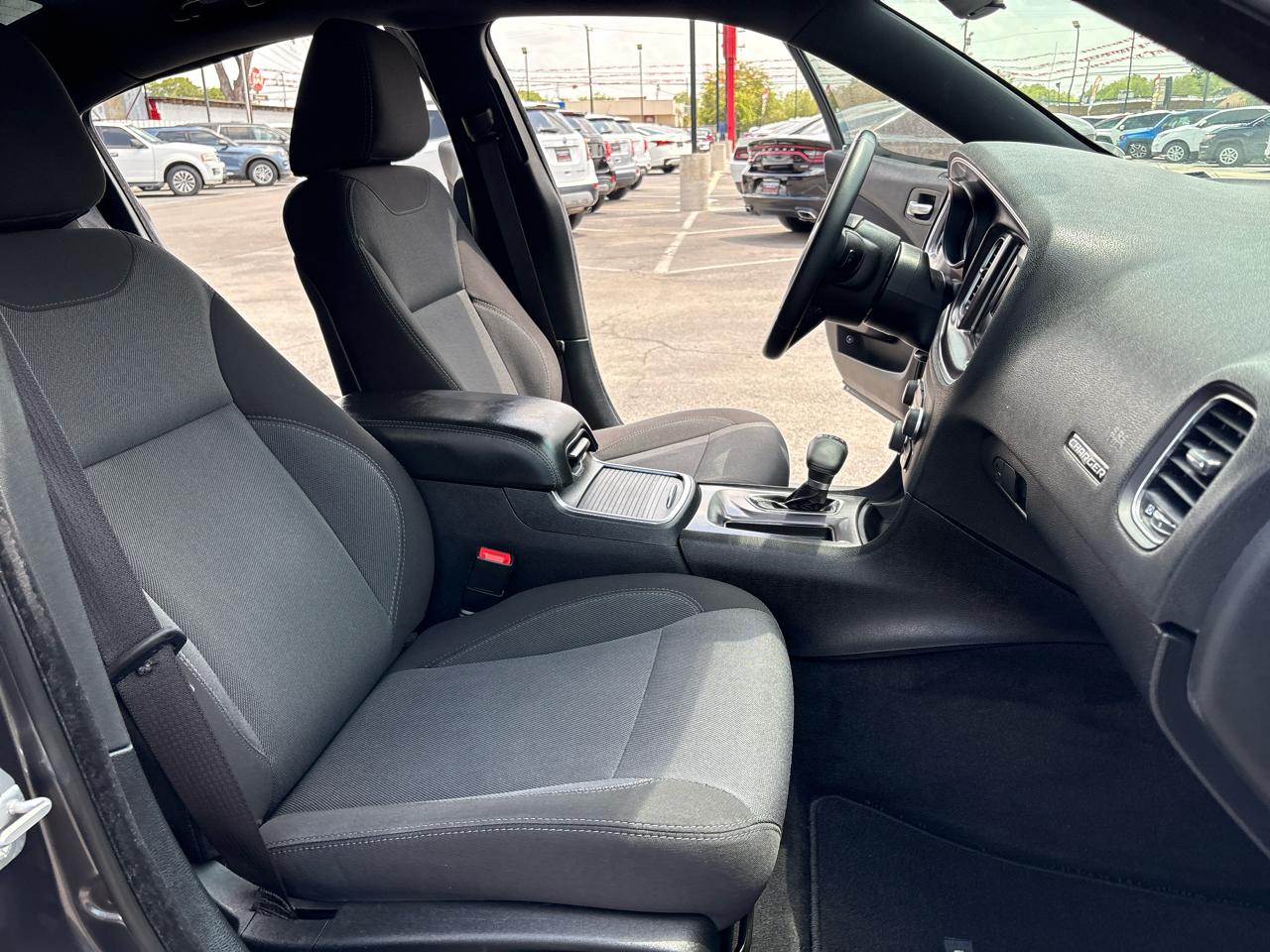 Dodge Charger 4dr Sdn SE RWD 2015