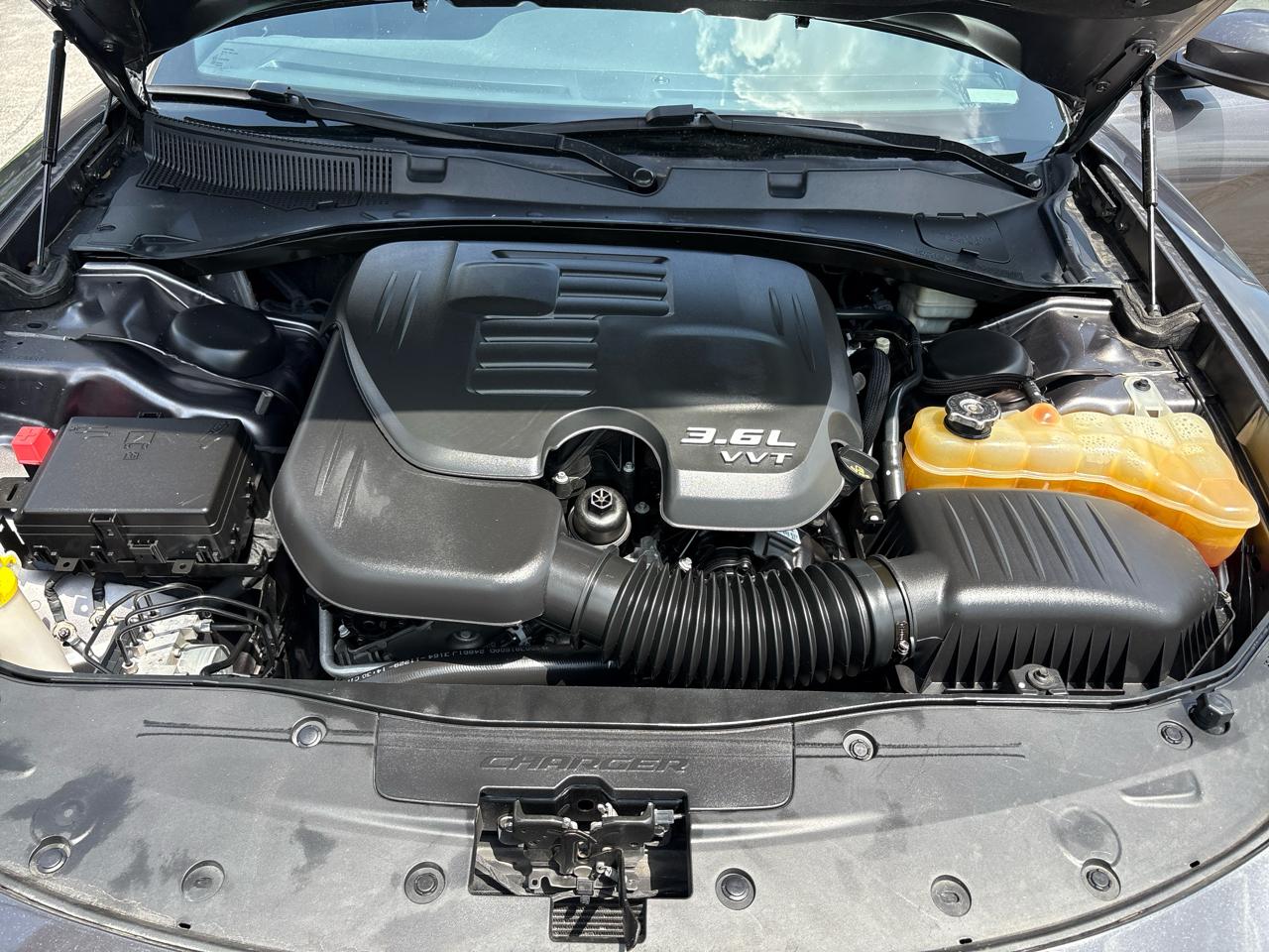 Dodge Charger 4dr Sdn SE RWD 2015