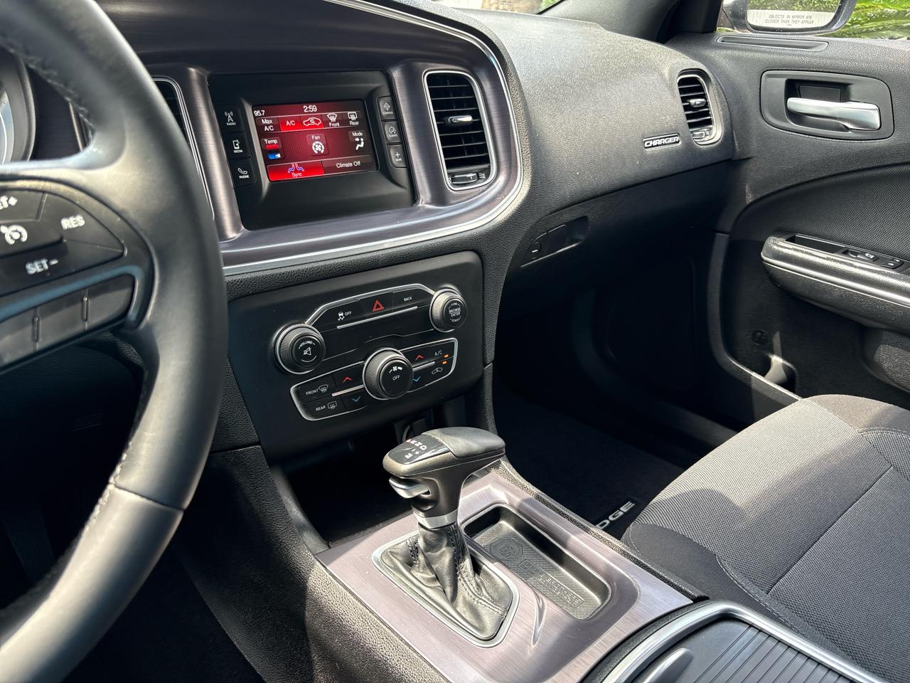 Dodge Charger 4dr Sdn SE RWD 2015