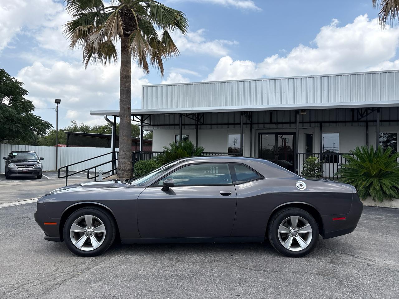 Dodge Challenger 2dr Cpe SXT 2015