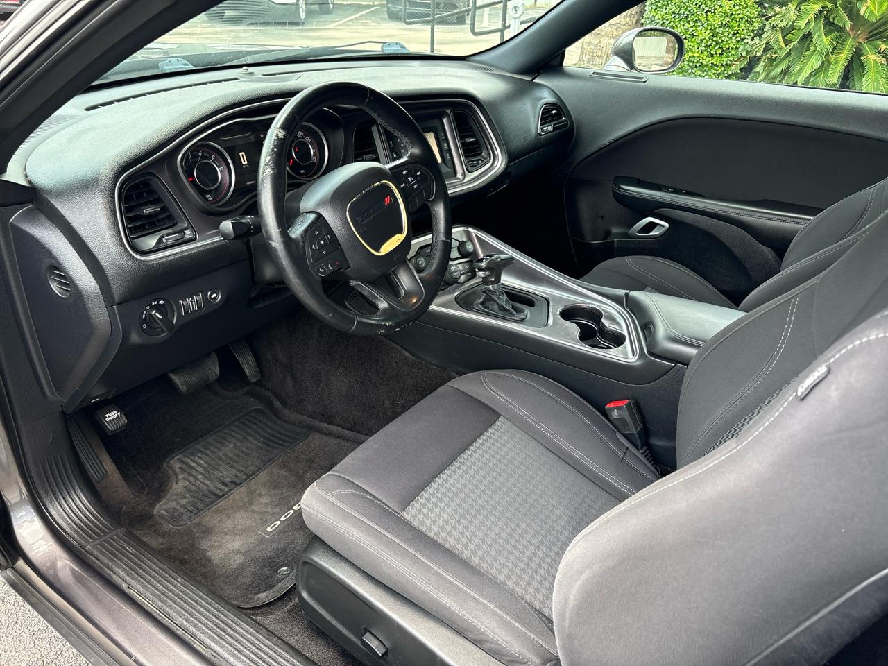 Dodge Challenger 2dr Cpe SXT 2015