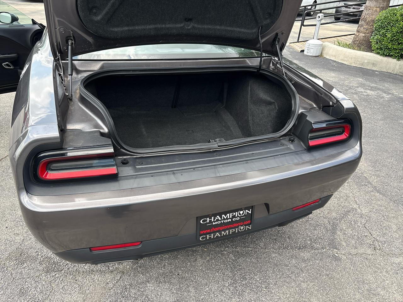 Dodge Challenger 2dr Cpe SXT 2015