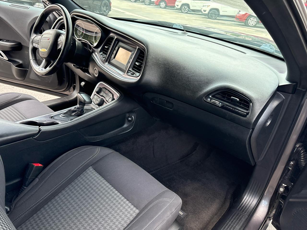 Dodge Challenger 2dr Cpe SXT 2015