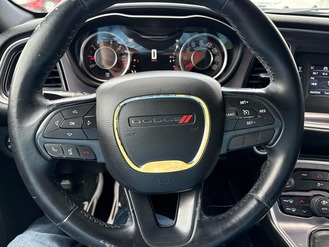 Dodge Challenger 2dr Cpe SXT 2015