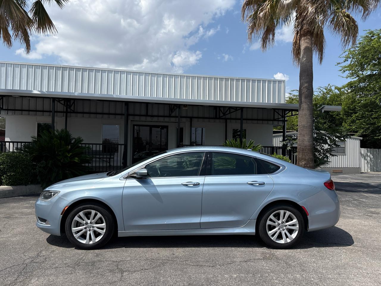 Chrysler 200 4dr Sdn Limited FWD 2015