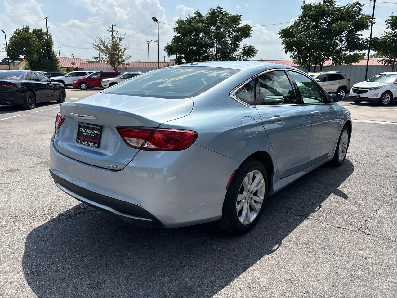 Chrysler 200 4dr Sdn Limited FWD 2015