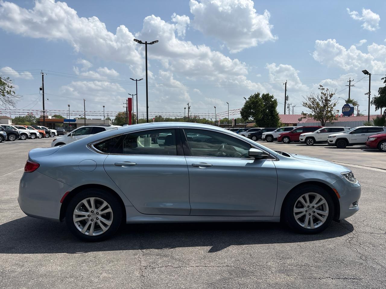 Chrysler 200 4dr Sdn Limited FWD 2015