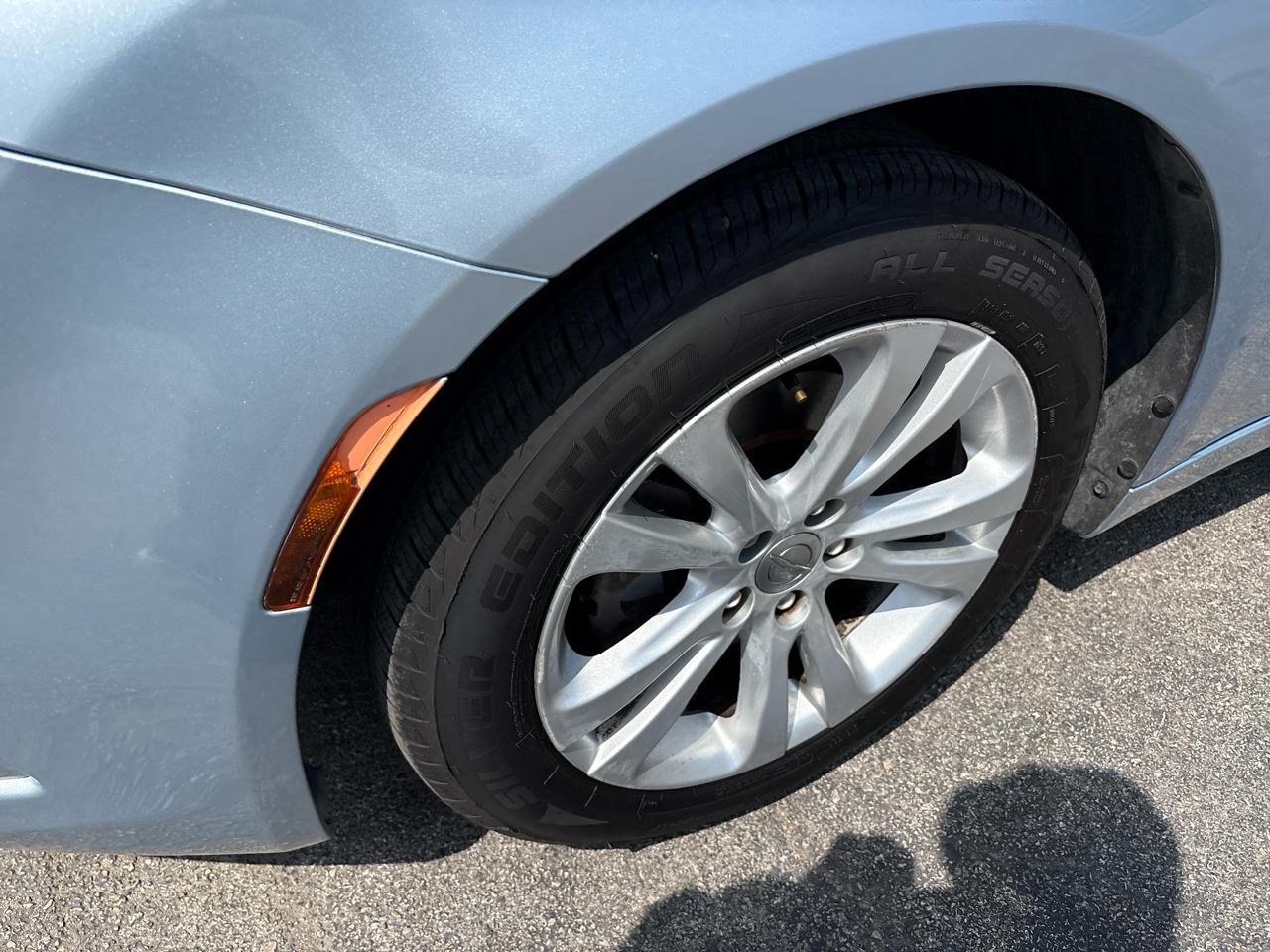 Chrysler 200 4dr Sdn Limited FWD 2015
