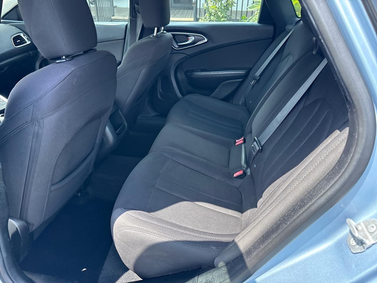 Chrysler 200 4dr Sdn Limited FWD 2015