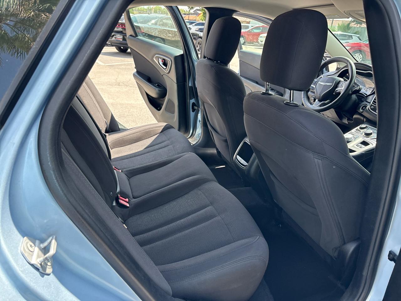 Chrysler 200 4dr Sdn Limited FWD 2015