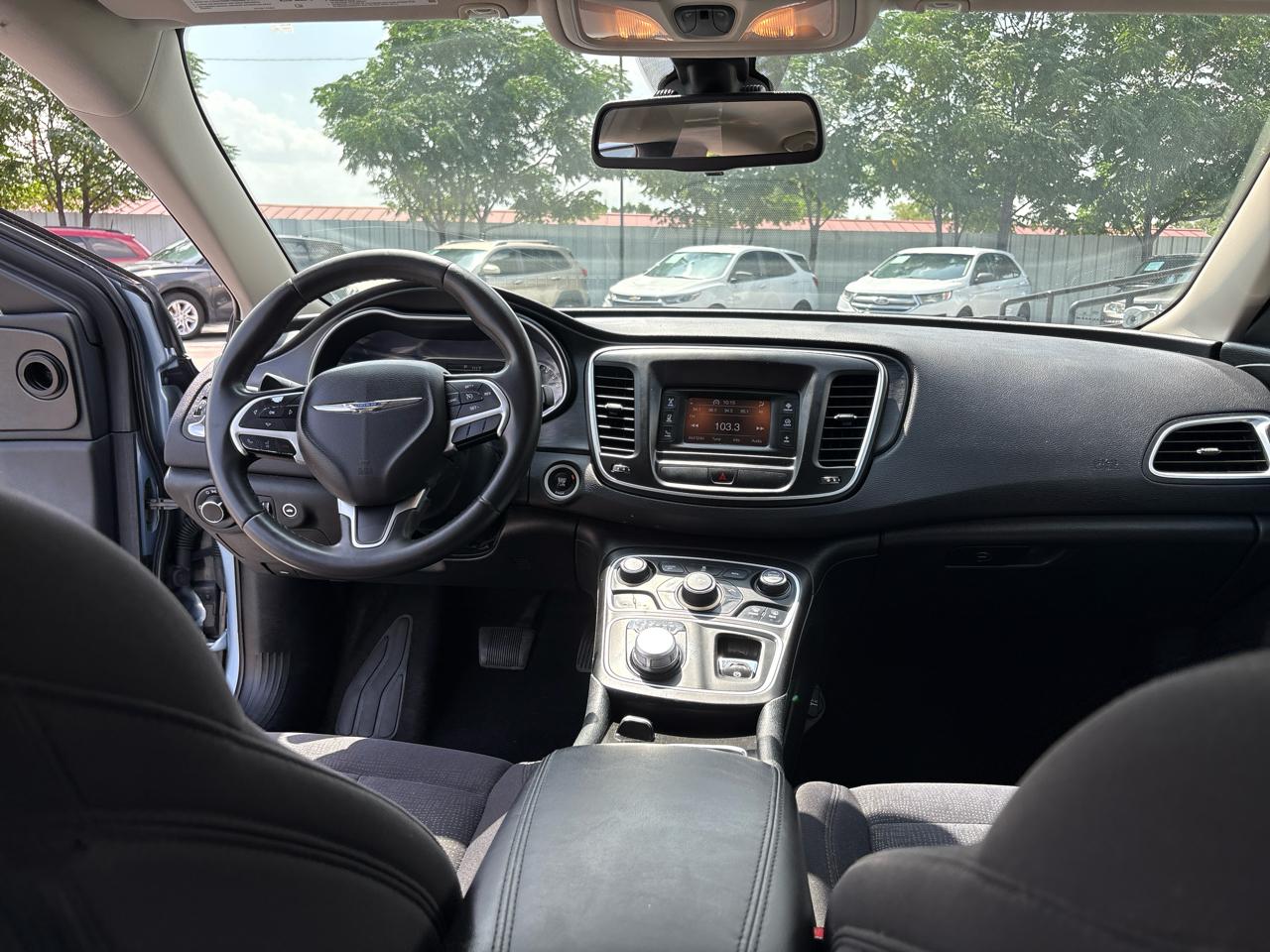 Chrysler 200 4dr Sdn Limited FWD 2015