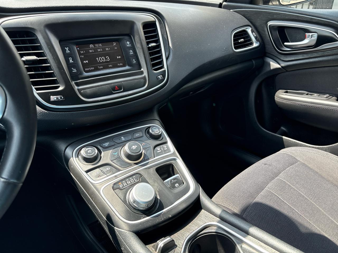 Chrysler 200 4dr Sdn Limited FWD 2015