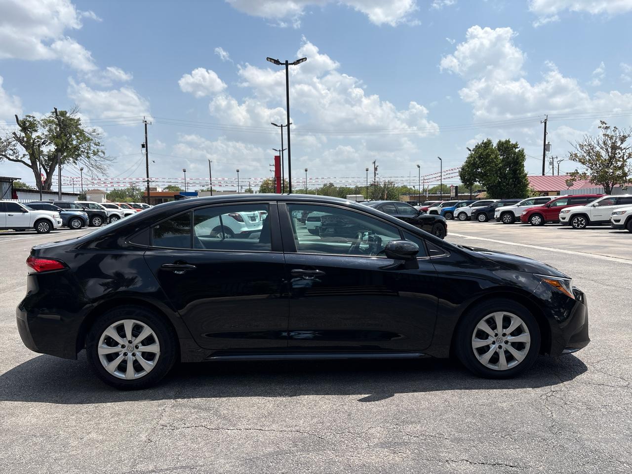 Toyota Corolla LE CVT (Natl) 2024