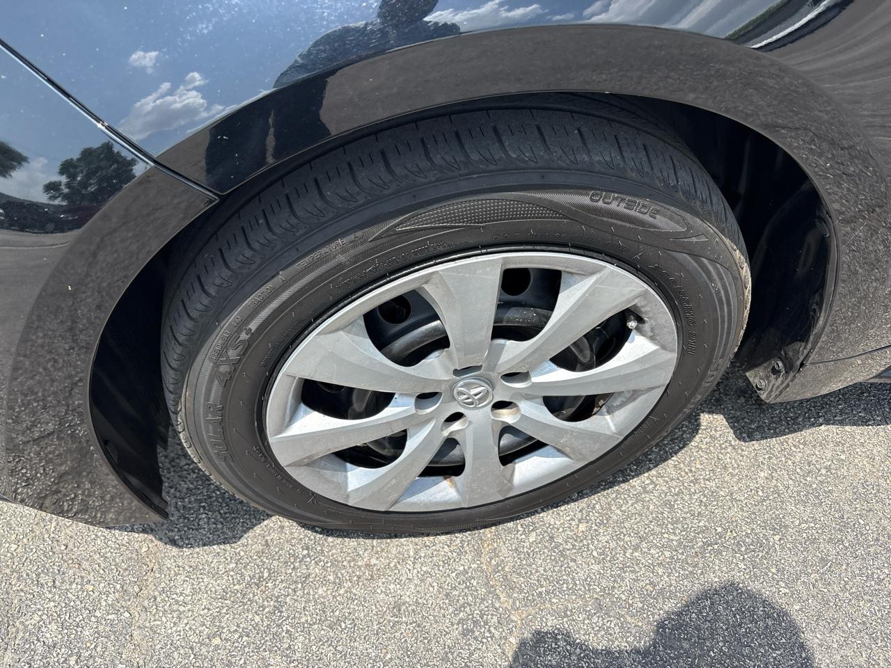Toyota Corolla LE CVT (Natl) 2024