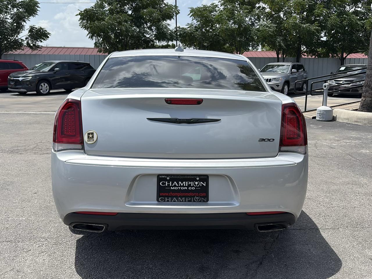 Chrysler 300 Touring RWD 2021