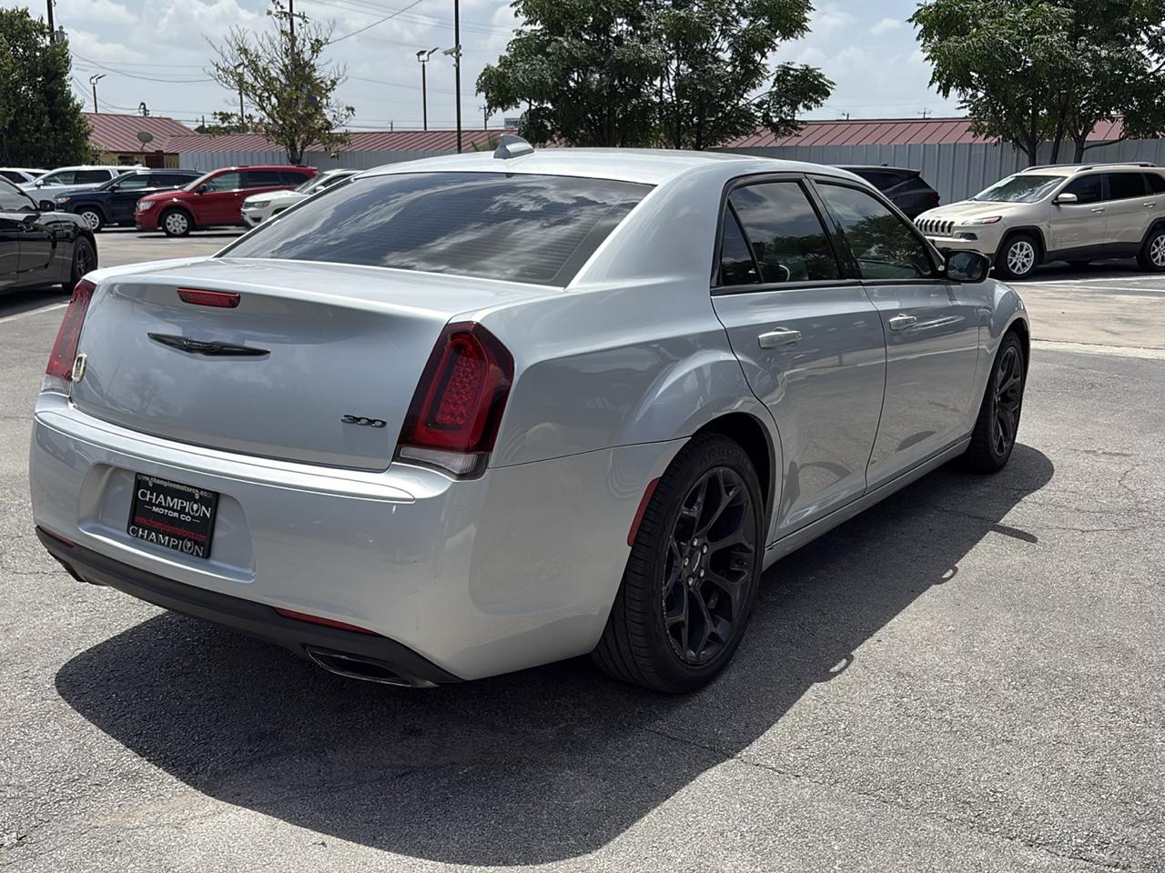 Chrysler 300 Touring RWD 2021