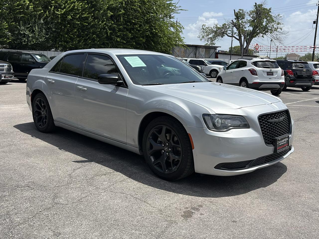 Chrysler 300 Touring RWD 2021