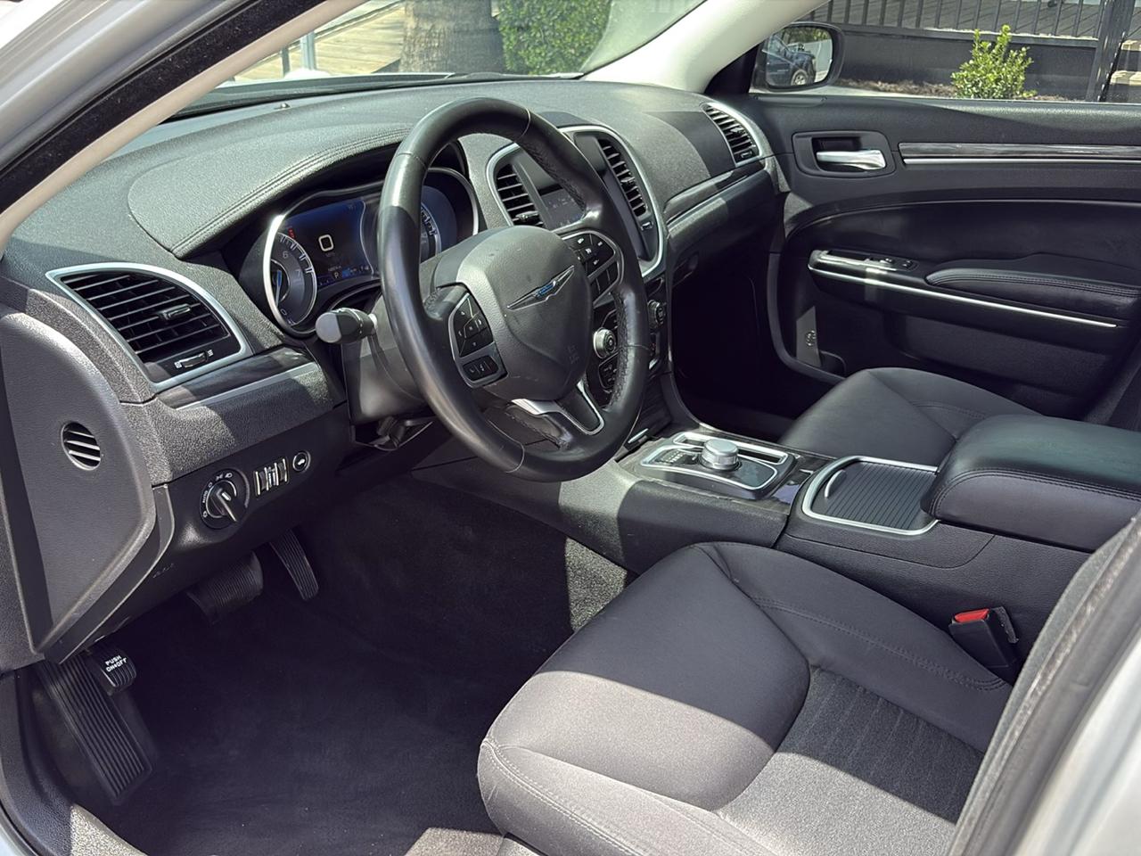 Chrysler 300 Touring RWD 2021