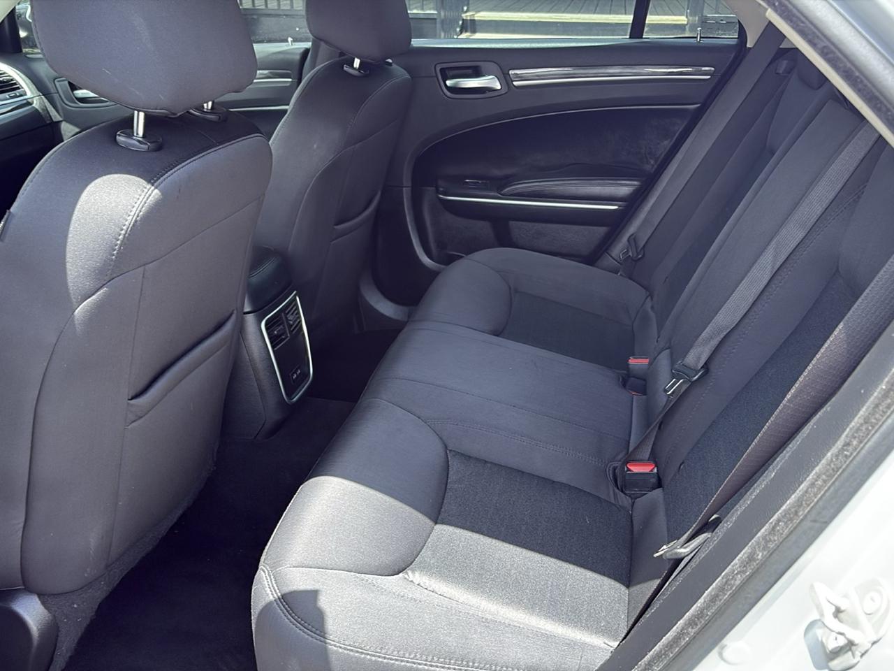 Chrysler 300 Touring RWD 2021