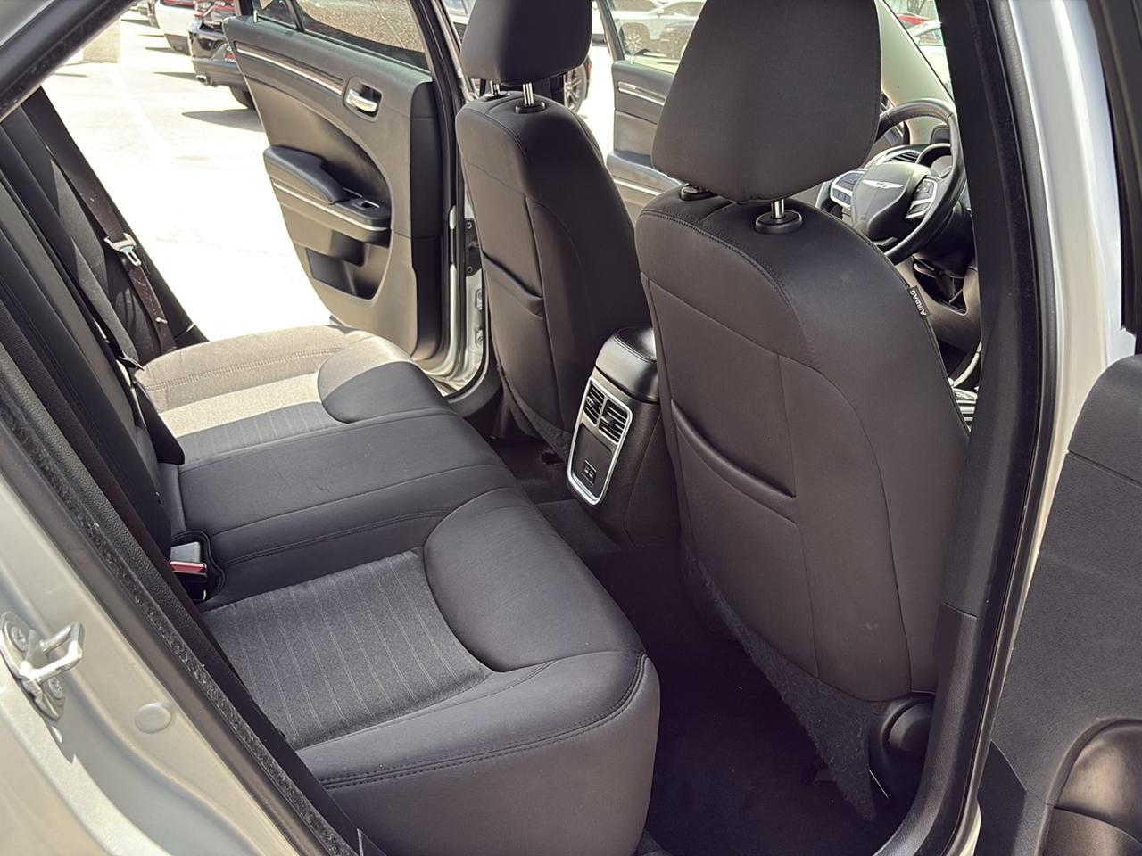 Chrysler 300 Touring RWD 2021