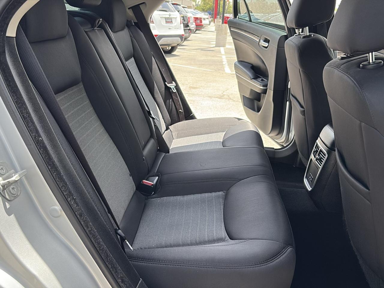 Chrysler 300 Touring RWD 2021