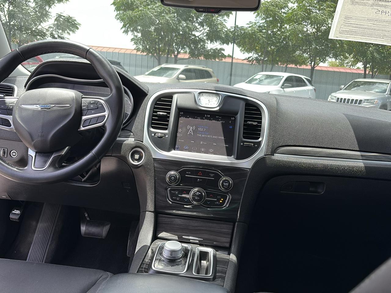 Chrysler 300 Touring RWD 2021