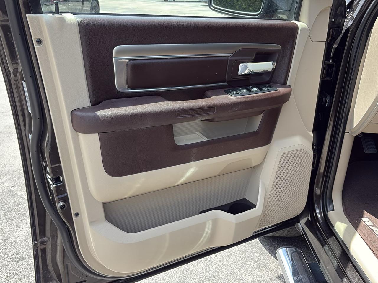 RAM 1500 2WD Crew Cab 140.5" Lone Star 2016