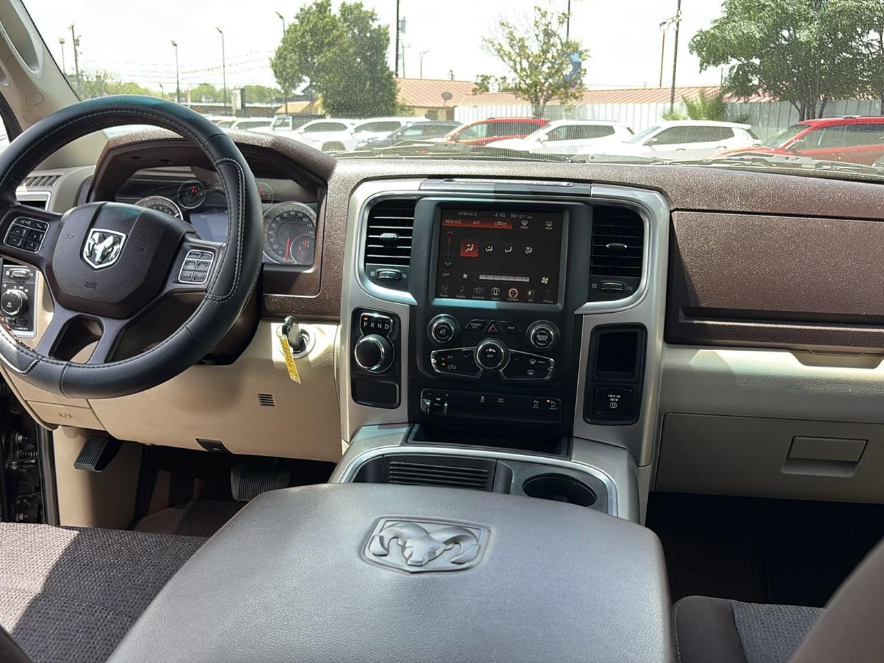 RAM 1500 2WD Crew Cab 140.5" Lone Star 2016