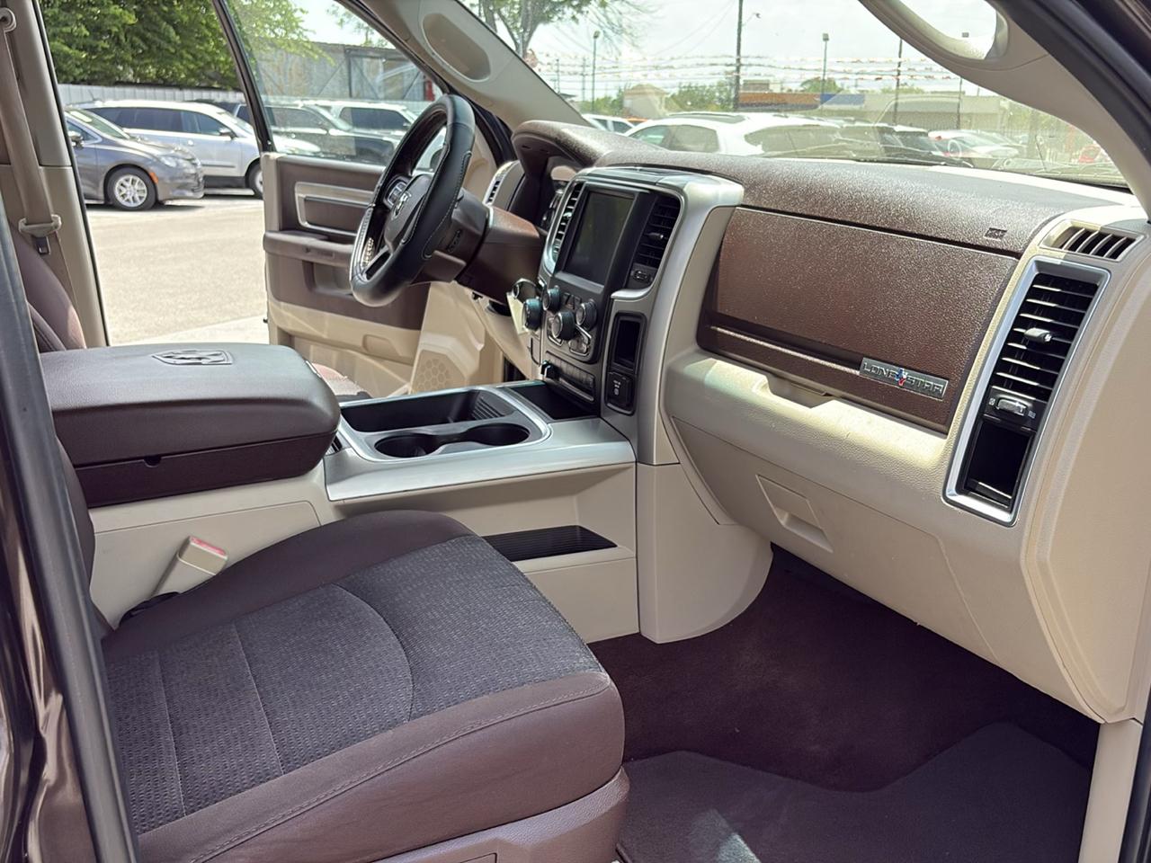 RAM 1500 2WD Crew Cab 140.5" Lone Star 2016