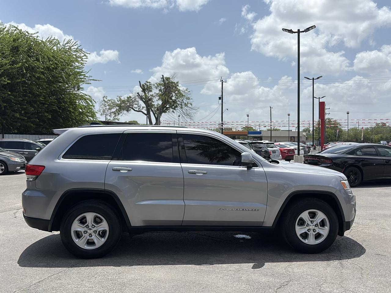 Jeep Grand Cherokee RWD 4dr Laredo 2015