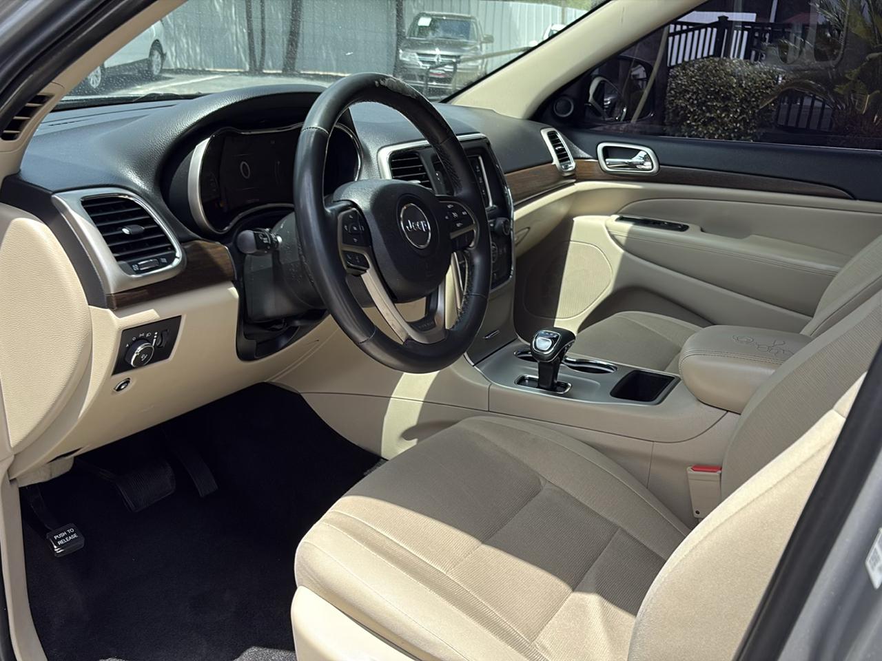 Jeep Grand Cherokee RWD 4dr Laredo 2015