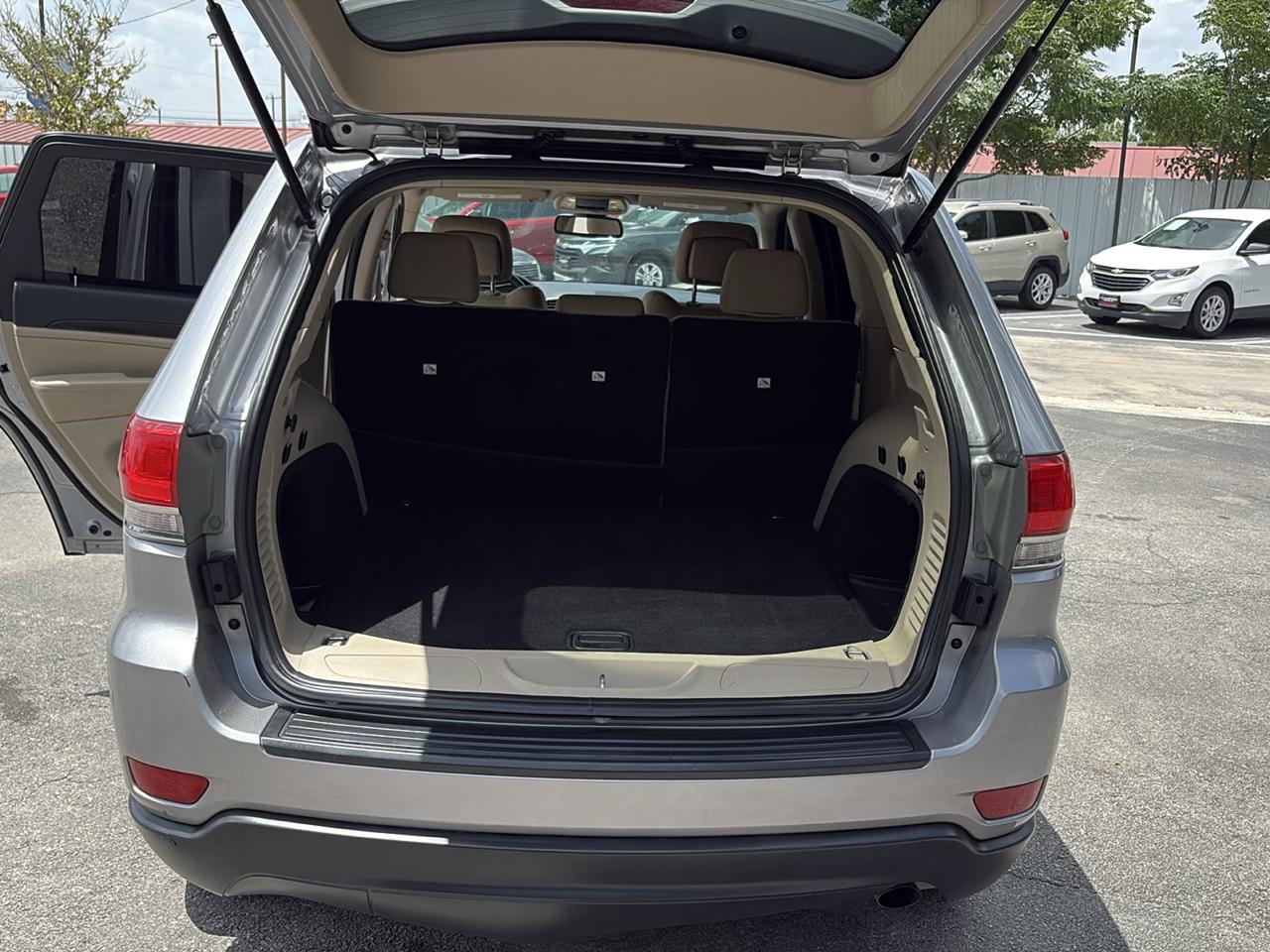Jeep Grand Cherokee RWD 4dr Laredo 2015