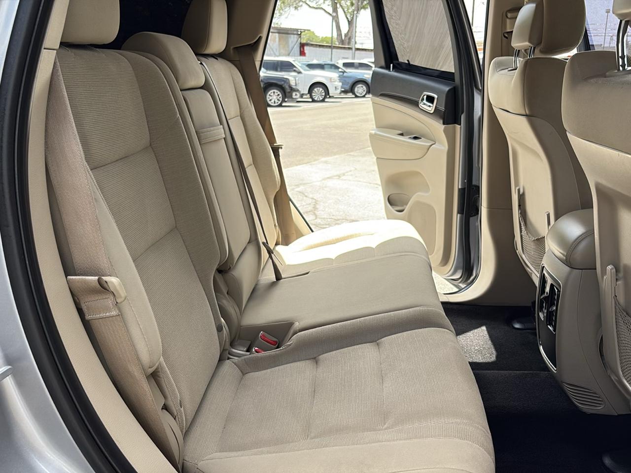 Jeep Grand Cherokee RWD 4dr Laredo 2015