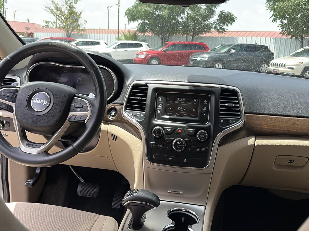 Jeep Grand Cherokee RWD 4dr Laredo 2015