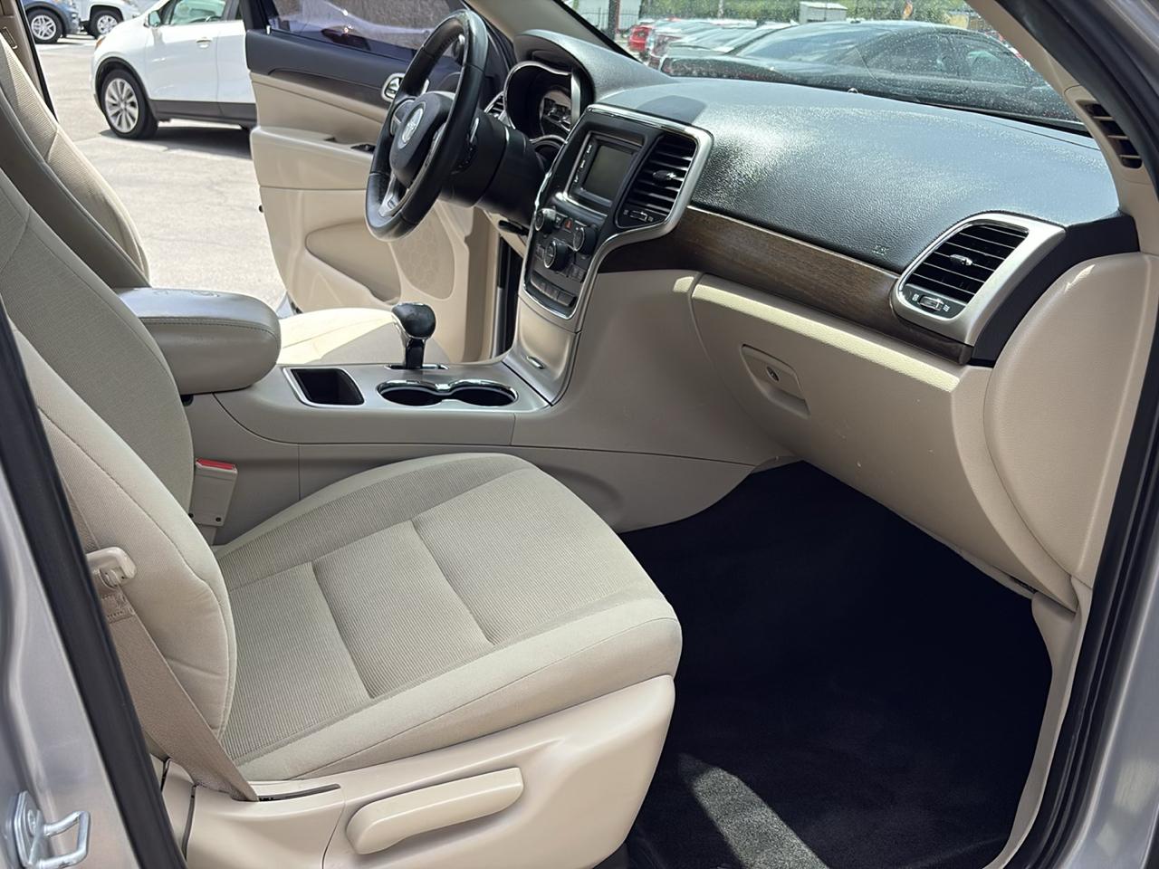 Jeep Grand Cherokee RWD 4dr Laredo 2015