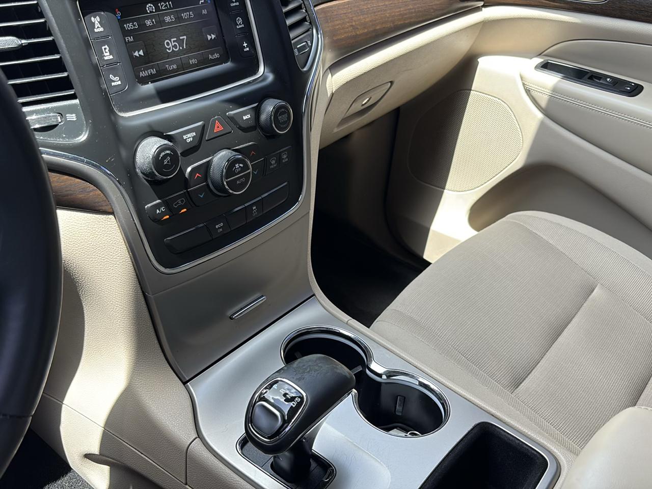 Jeep Grand Cherokee RWD 4dr Laredo 2015