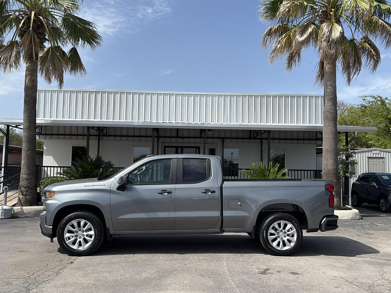 Chevrolet Silverado 1500 2WD Double Cab 147" Custom 2021